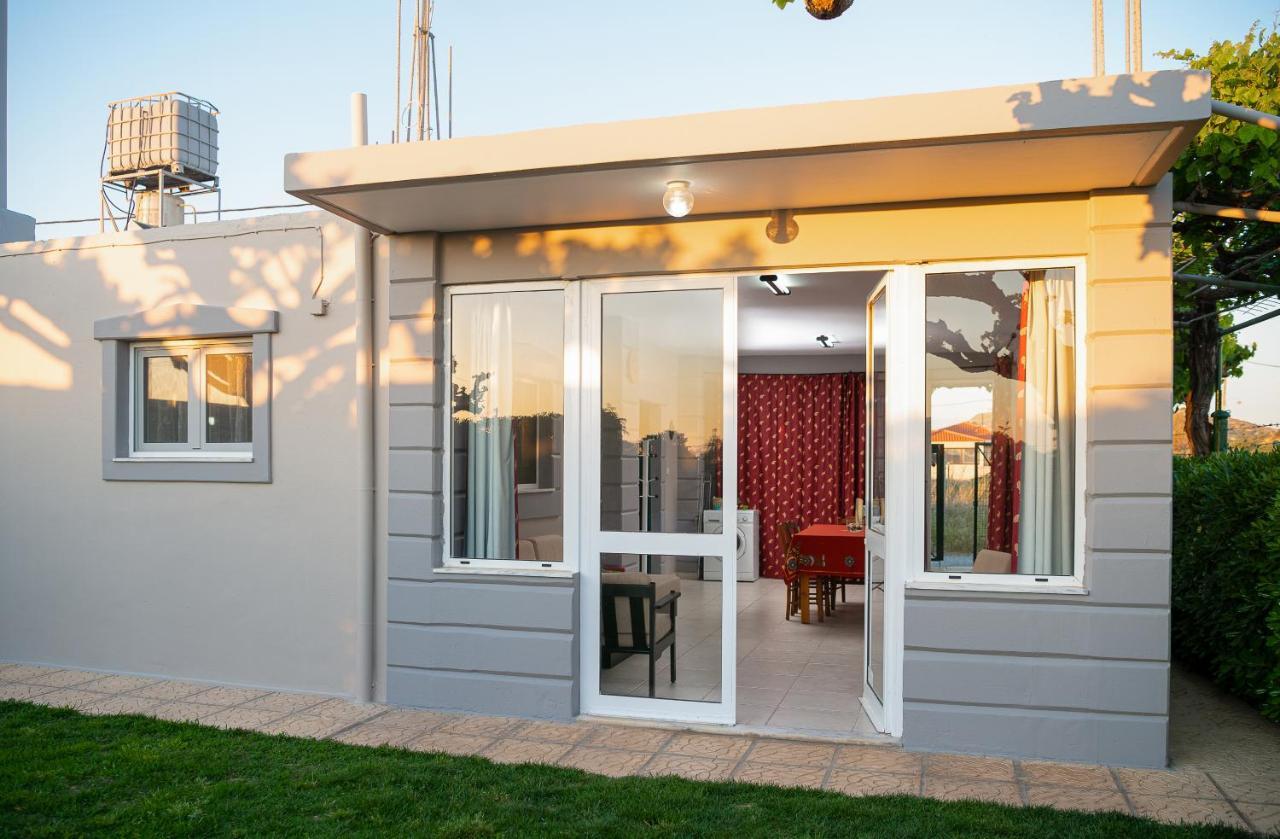 הוילה קלמאקי Petrakis Afrathias Garden House מראה חיצוני תמונה
