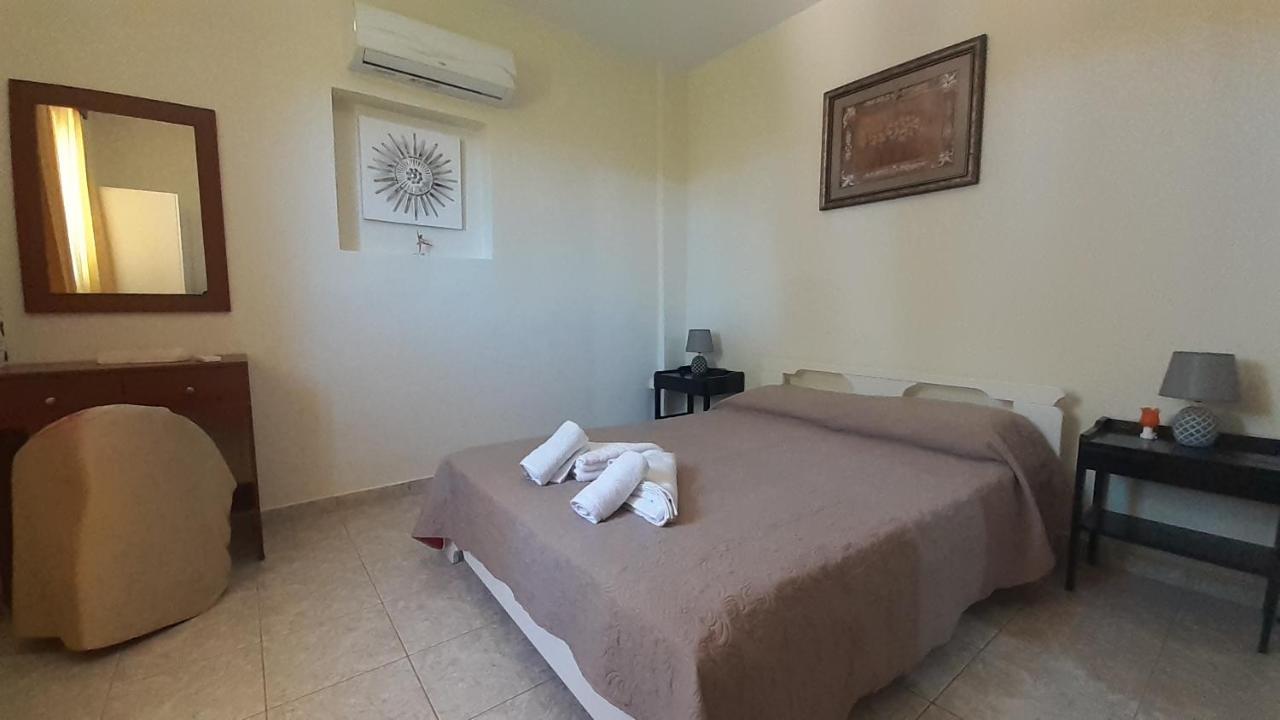 הוילה קלמאקי Petrakis Afrathias Garden House מראה חיצוני תמונה